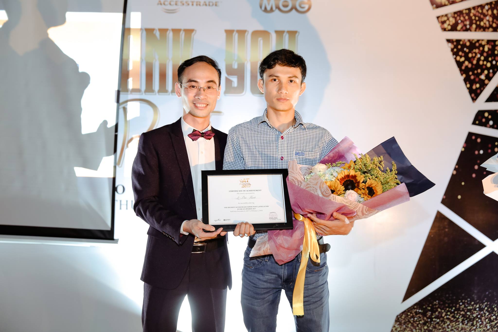 CEO Đỗ Hữu Hưng trao giải AT Awards Việt Nam