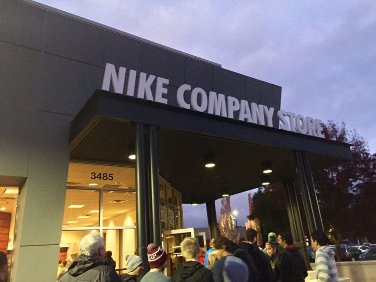 Nike và lời giải cho bài toán tăng trưởng bằng mô hình D2C