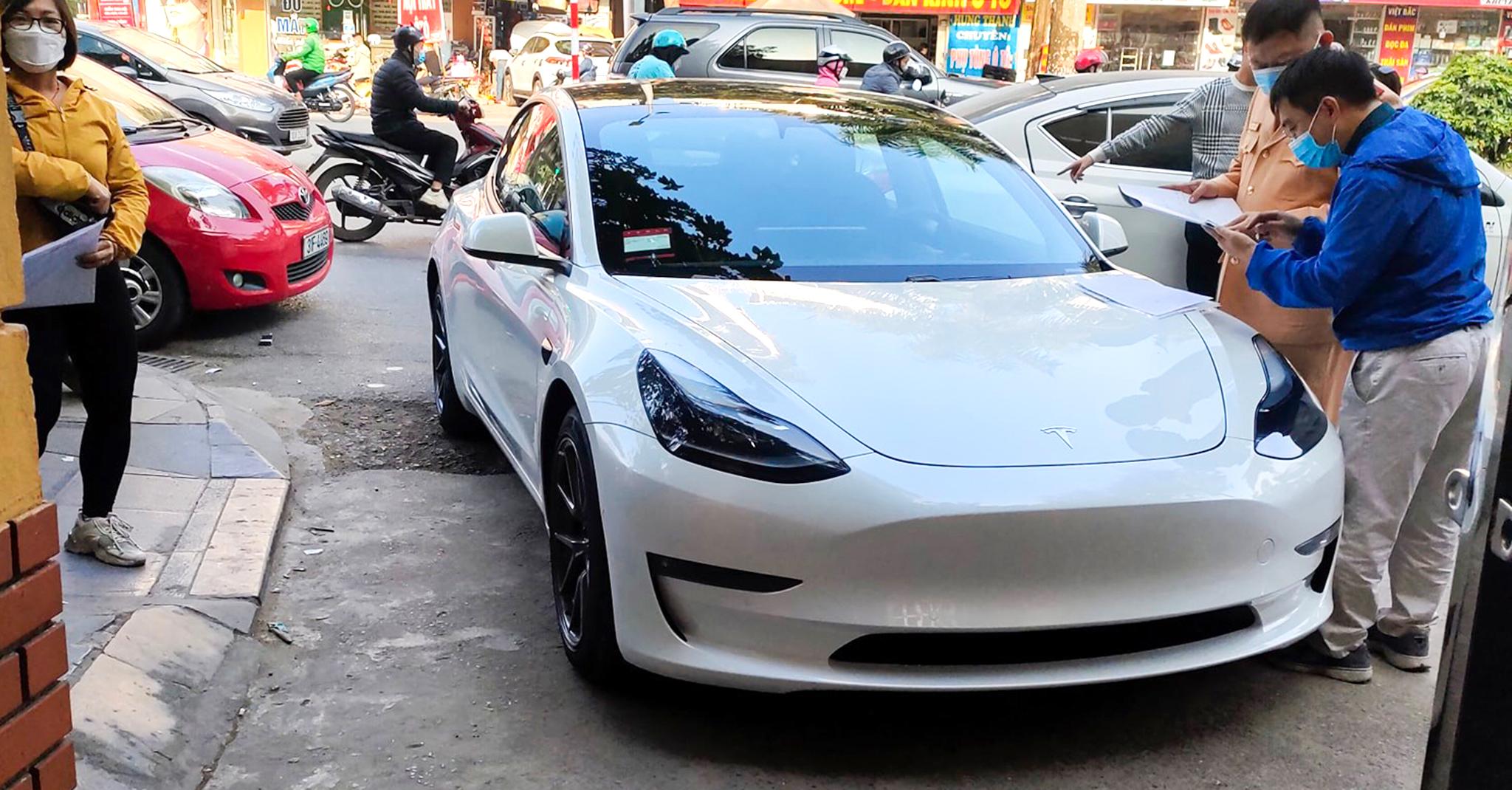Xe điện Tesla